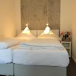 Apartment&Rooms near Brandenburg Gate