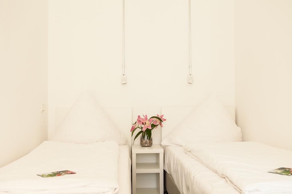 Apartment&rooms Near Brandenburg Gate Berlijn